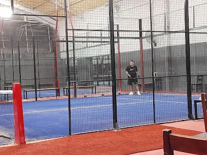 La Curva Padel Indoor photo