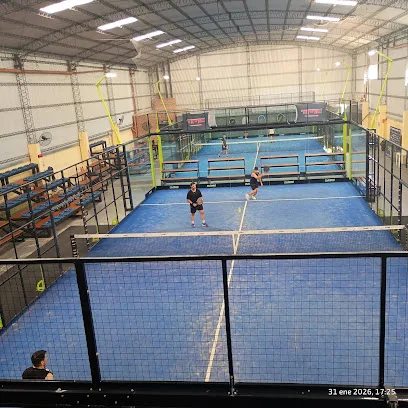 Puigbó Padel Indoor photo
