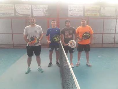 Cancha de padel deportivo photo