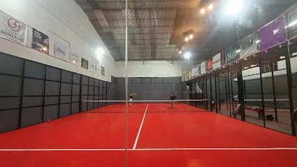 Bigote padel photo