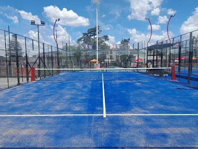 URBAN SPORT - Complejo de canchas de futbol 5 & 8 con Cesped y PADEL Vidrio y Cesped, con Bar y Vestuarios. photo