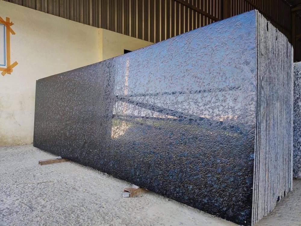 Lapatro black granite