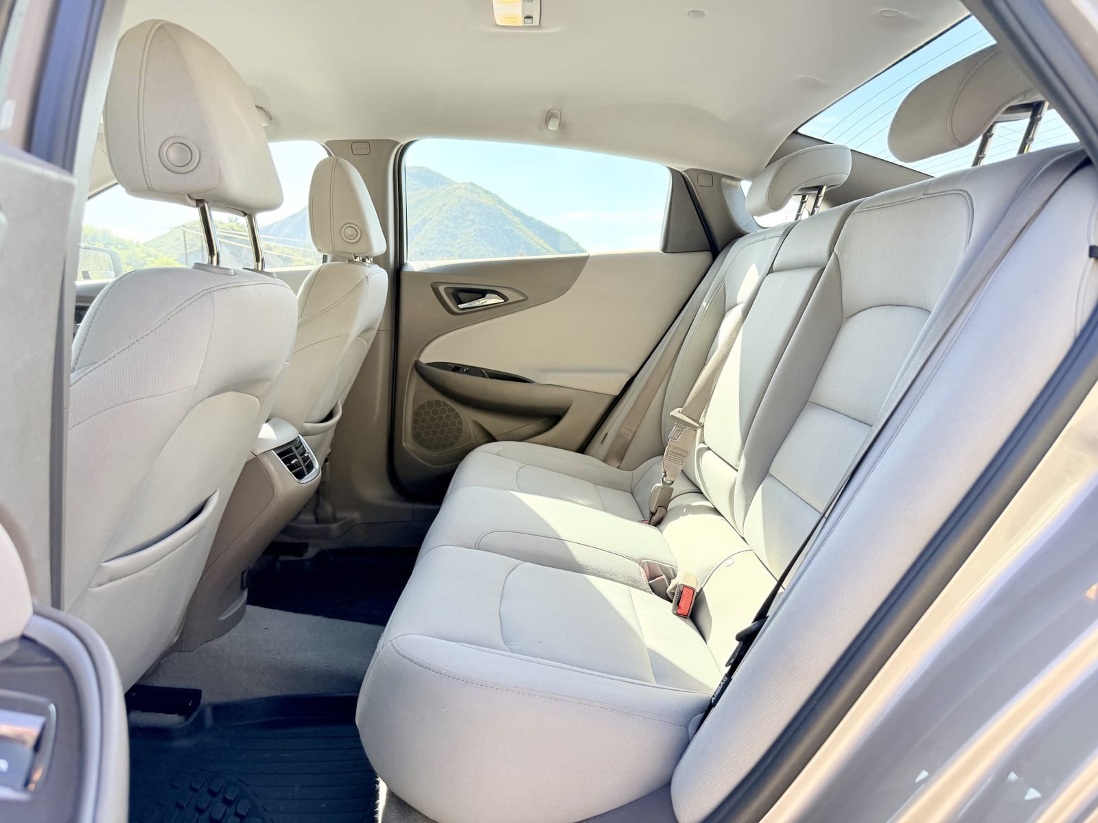 2022 Chevrolet Malibu LT — thumbnail 11