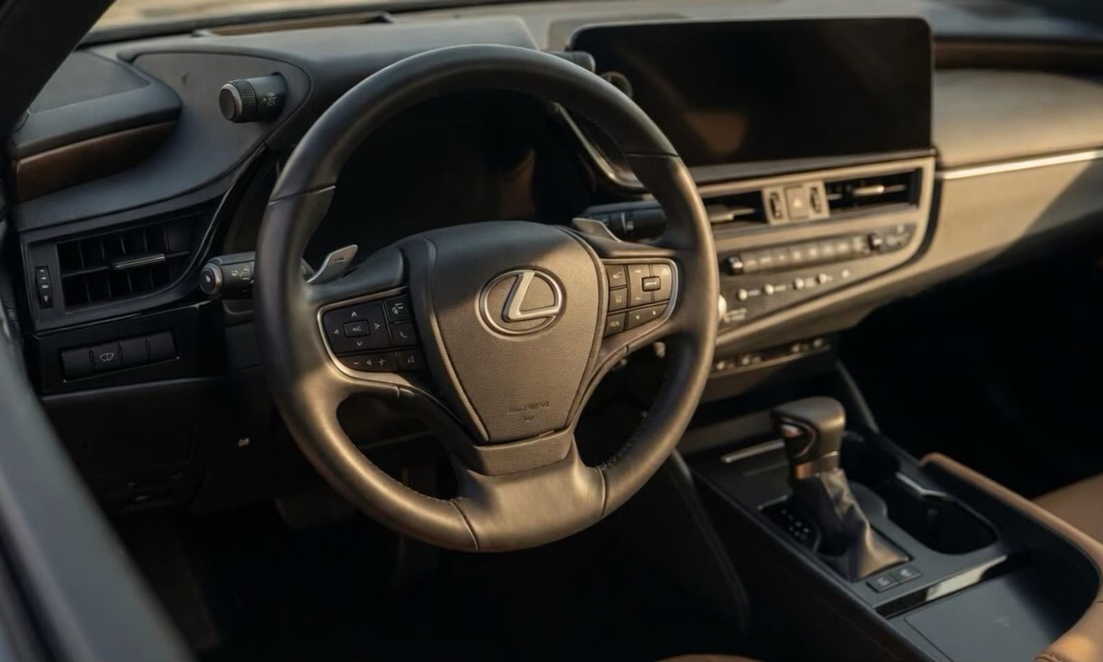 2025 Lexus ES 300h — thumbnail 11
