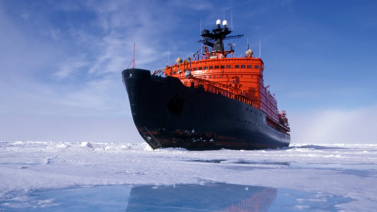 Europe to Asia via new polar cable