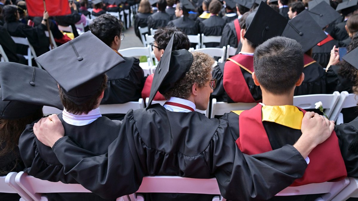 Accelerated Programs Help Students Cut College Time