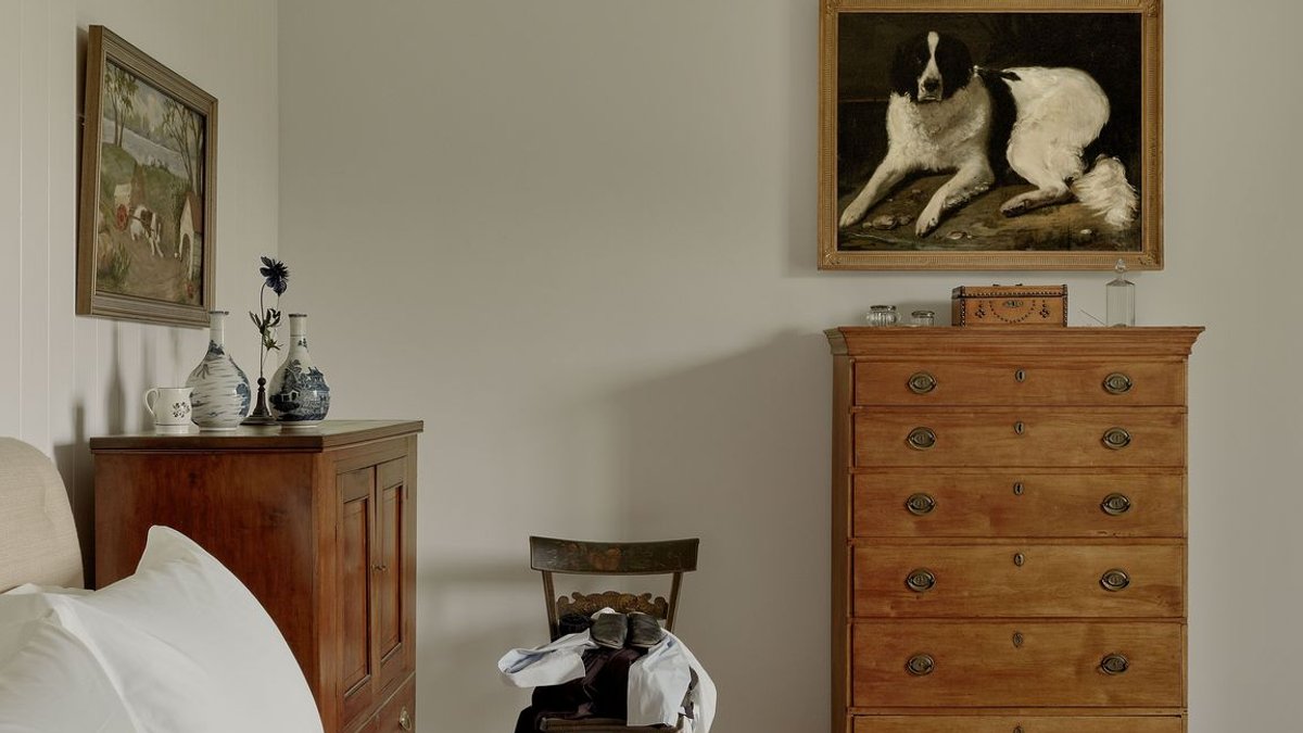 Small dressers reclaim bedroom floor space