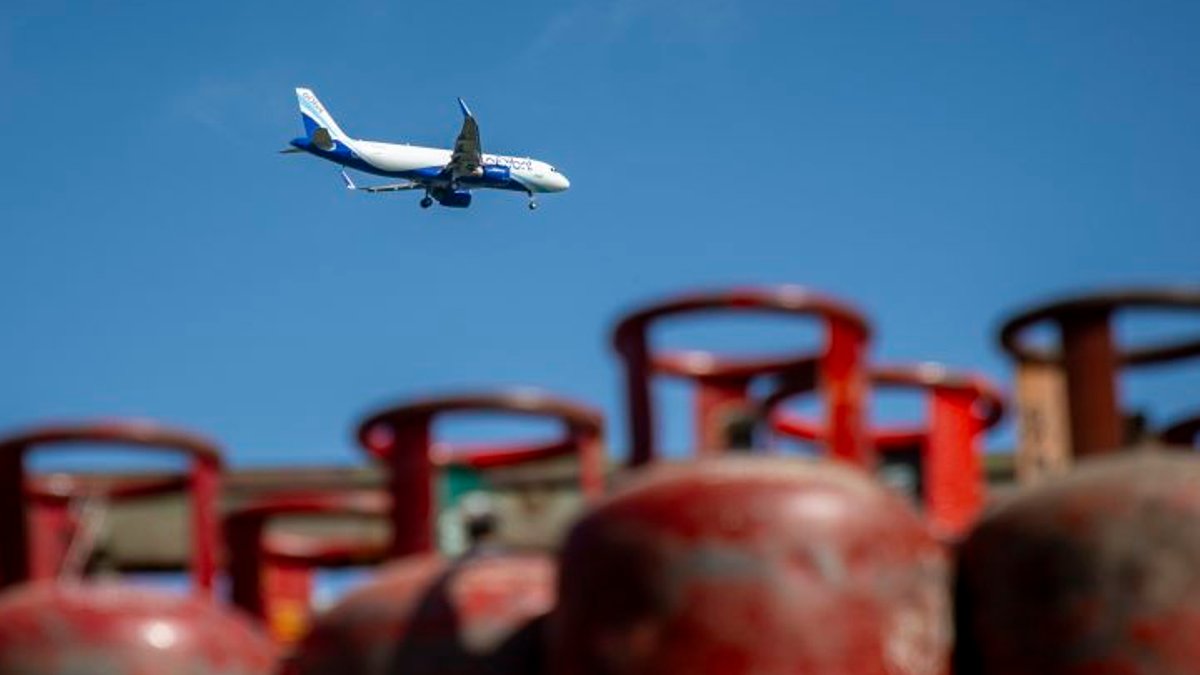 Asia's economy splits amid tech and energy woes - asia economy