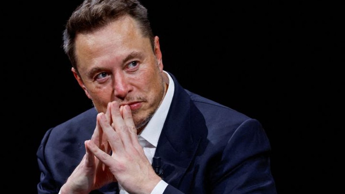 SpaceX Files for Public Stock Offering