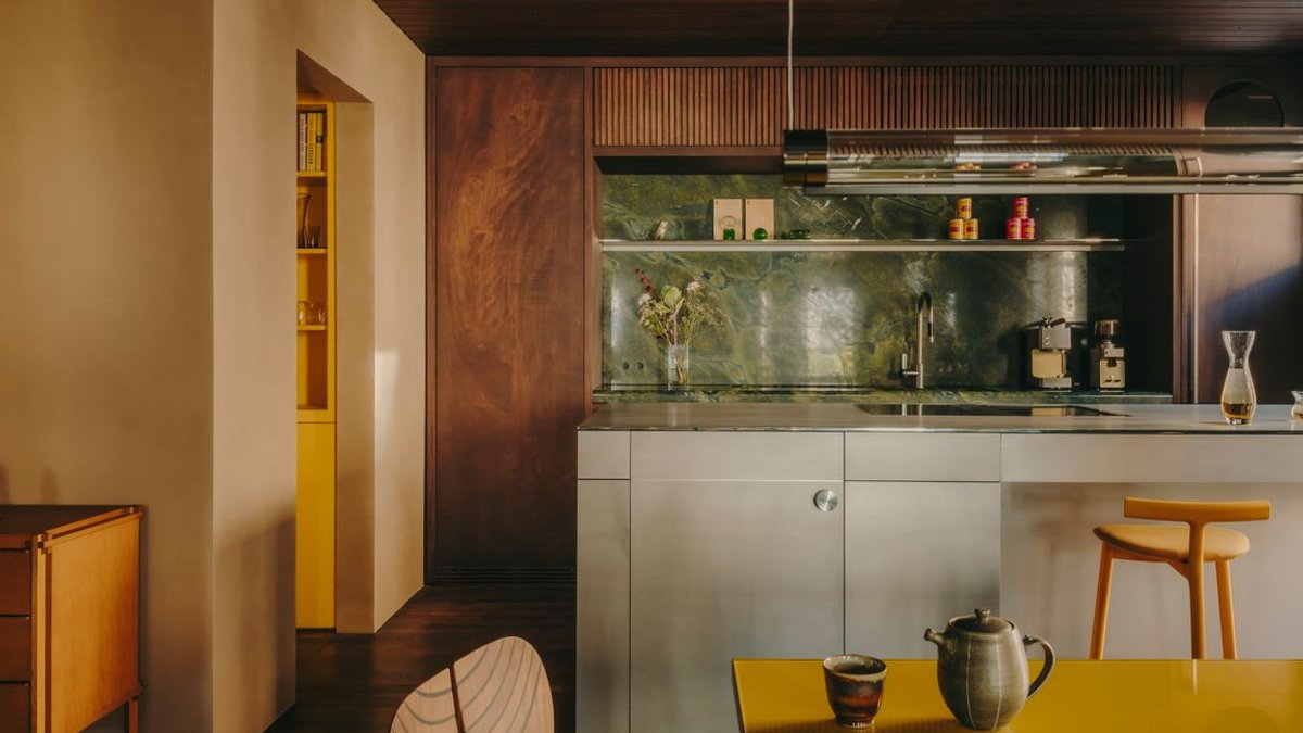 Munich Town House Emulates 1970s South America Style