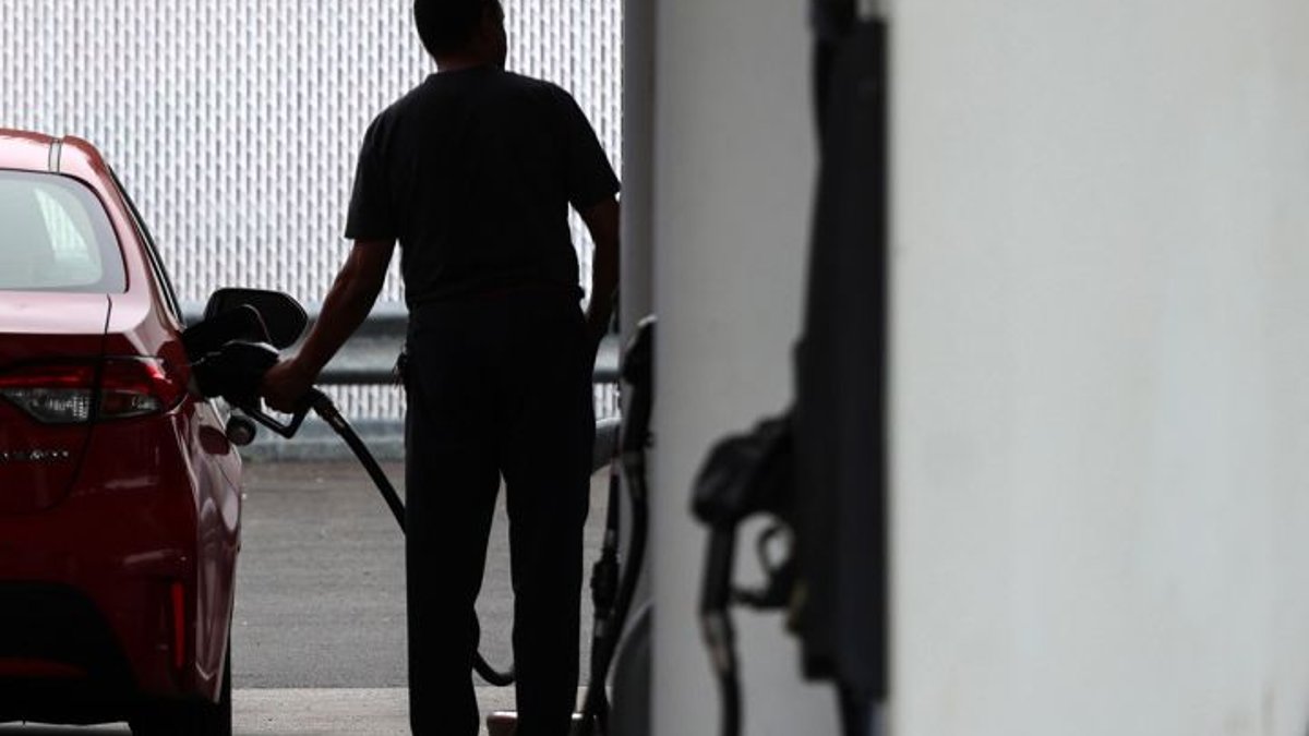 US-Iran talks resume as fuel cost threat lingers
