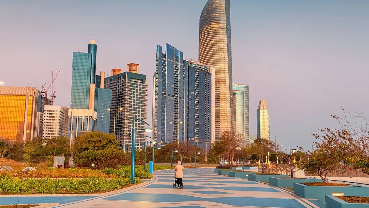 HSBC invests in UAE data centre company - data centre
