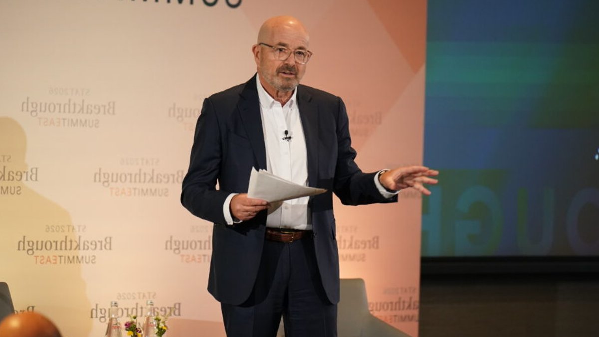Biotech veteran warns secure future, but American leadership at risk Biotech veteran warns secure future, but American leadership at risk - biotech future challenges