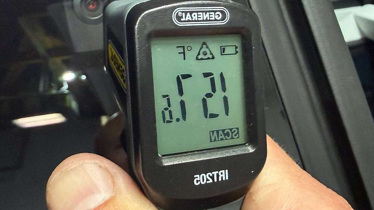 Cybertruck camera overheats in parking incident Cybertruck camera overheats in parking incident - cybertruck camera