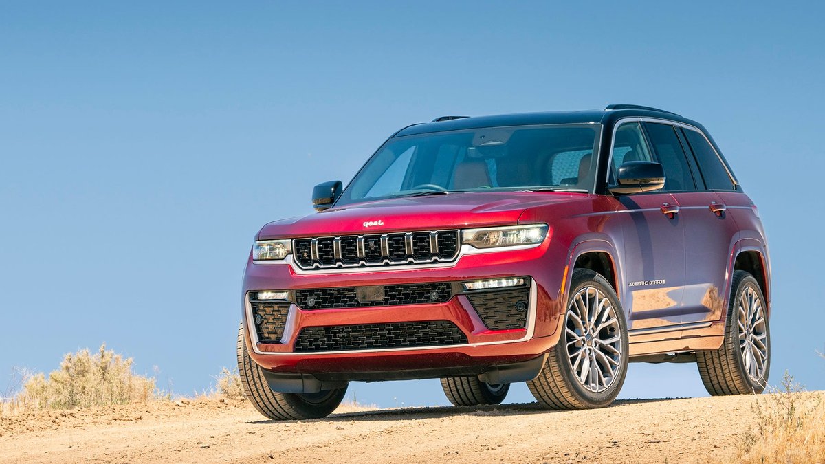 Jeep Recalls 419,000 Grand Cherokees Over Airbag Issue