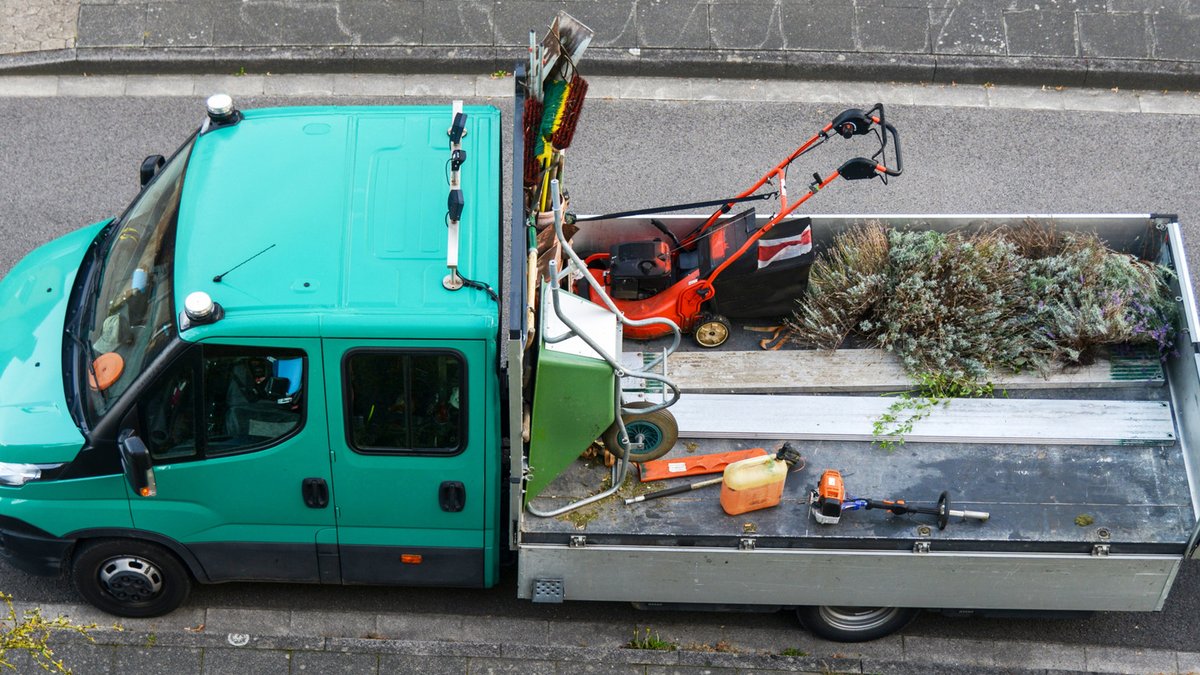 Gas Leaf Blowers Face State Bans Gas Leaf Blowers Face State Bans - gas leaf blowers