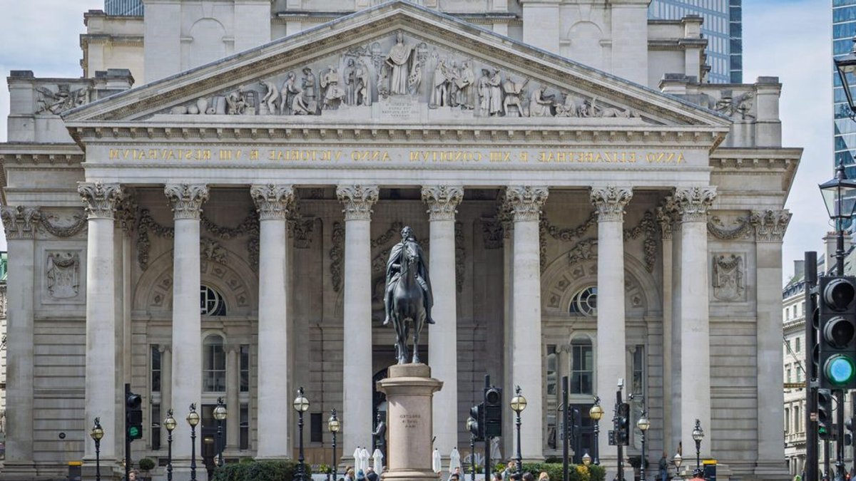 Iconic Royal Exchange retail up for grabs Iconic Royal Exchange retail up for grabs - royal exchange retail