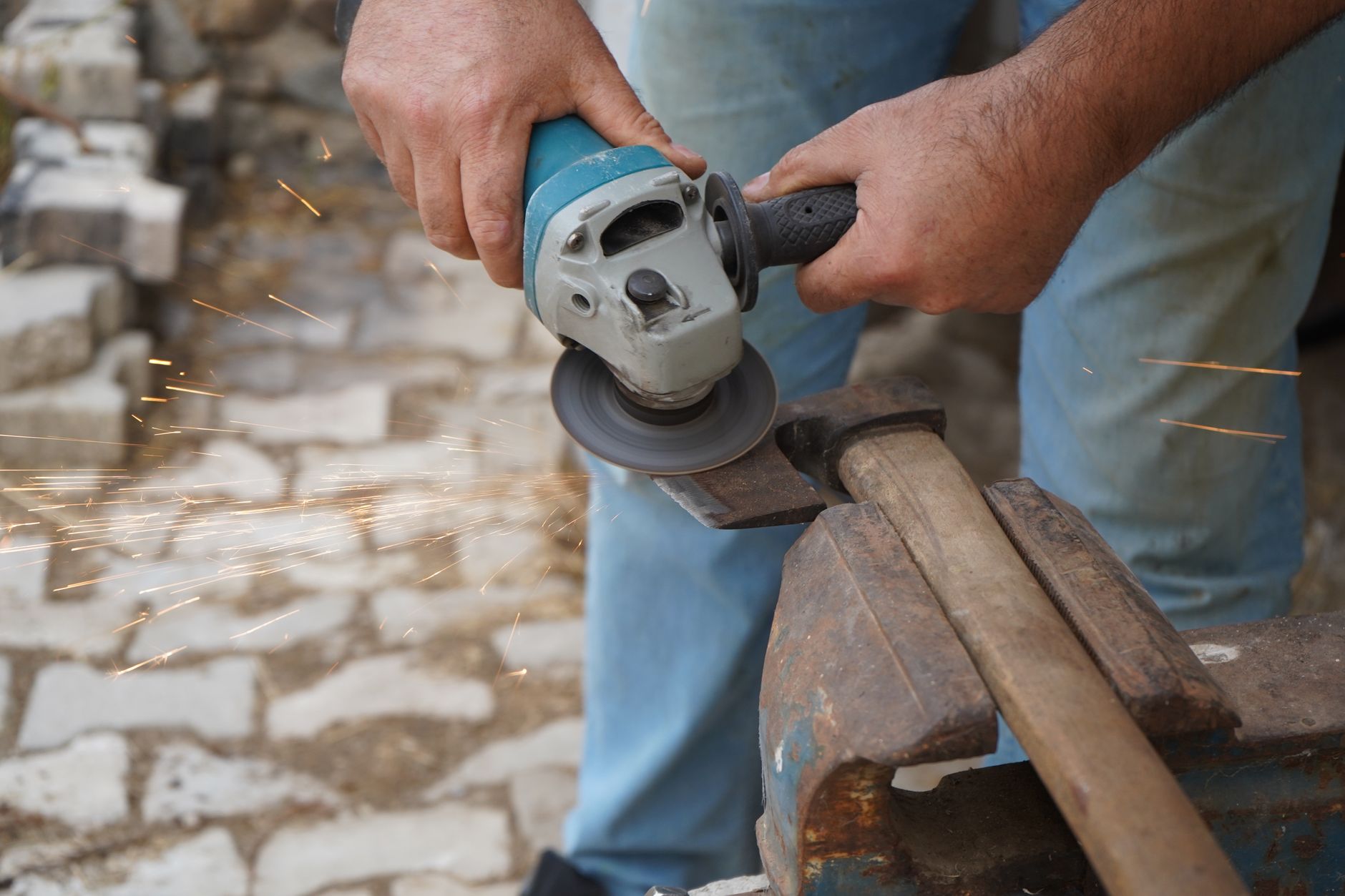 Why Use a Diamond Grinding Tool for Concrete Works?