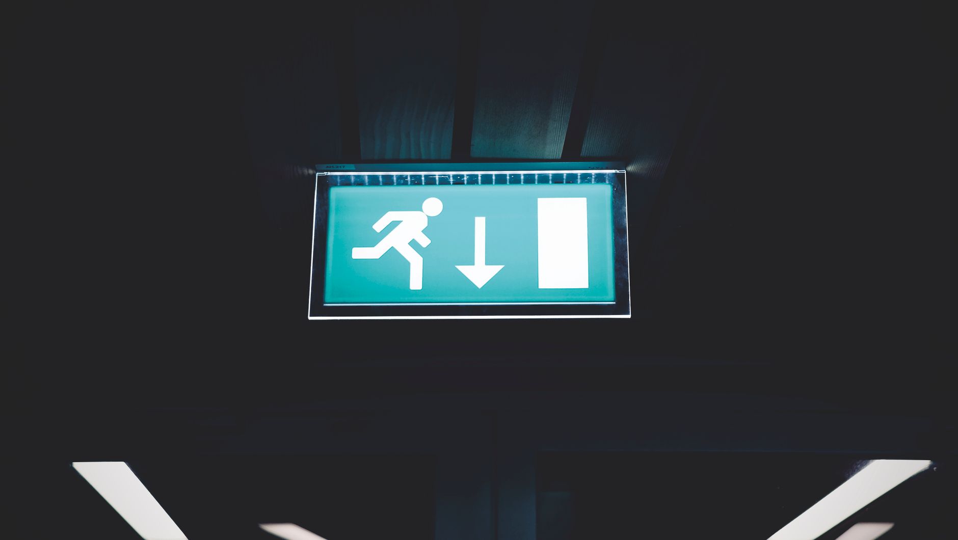 5 Reasons Your Emergency Lighting Should be LEDs