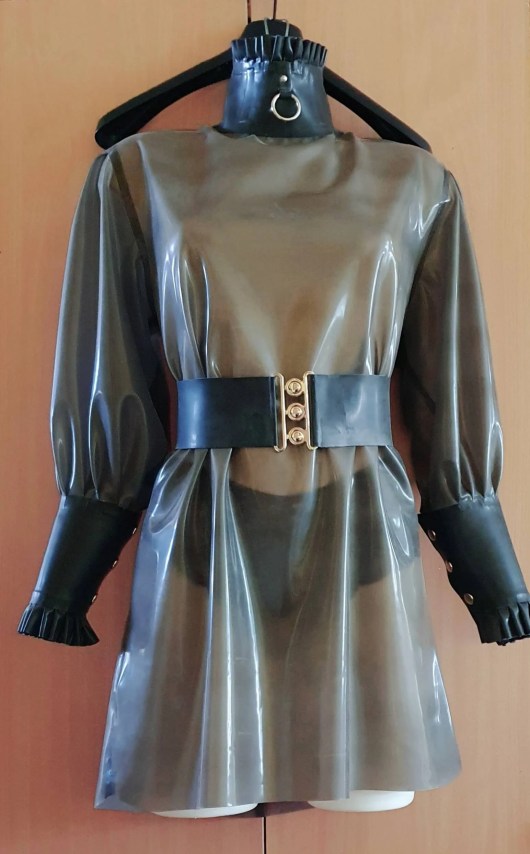 The Intriguing Elegance of Latex Dresses: Unveiling the Allure