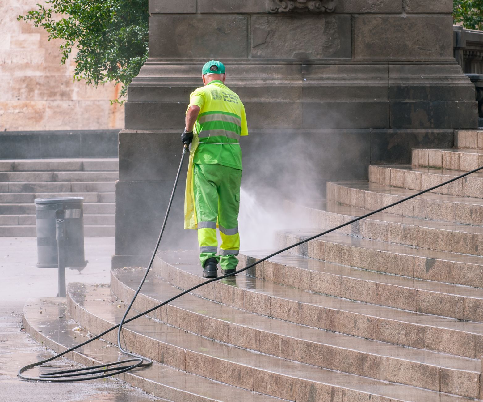 Unlocking the Power of Surface Cleaning: The Vapor Blasting Machine Advantage