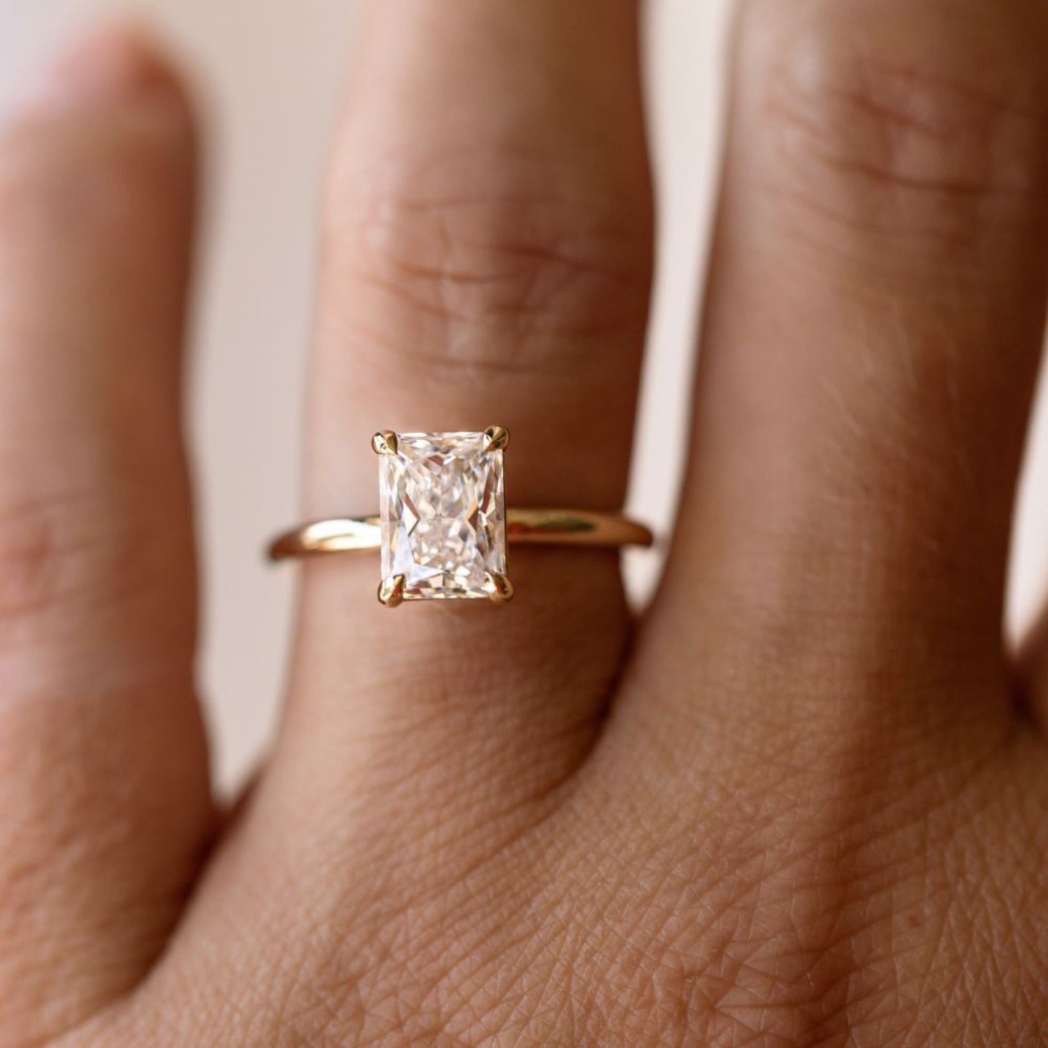 The Display of French Royal Engagement Rings: Technological Innovations