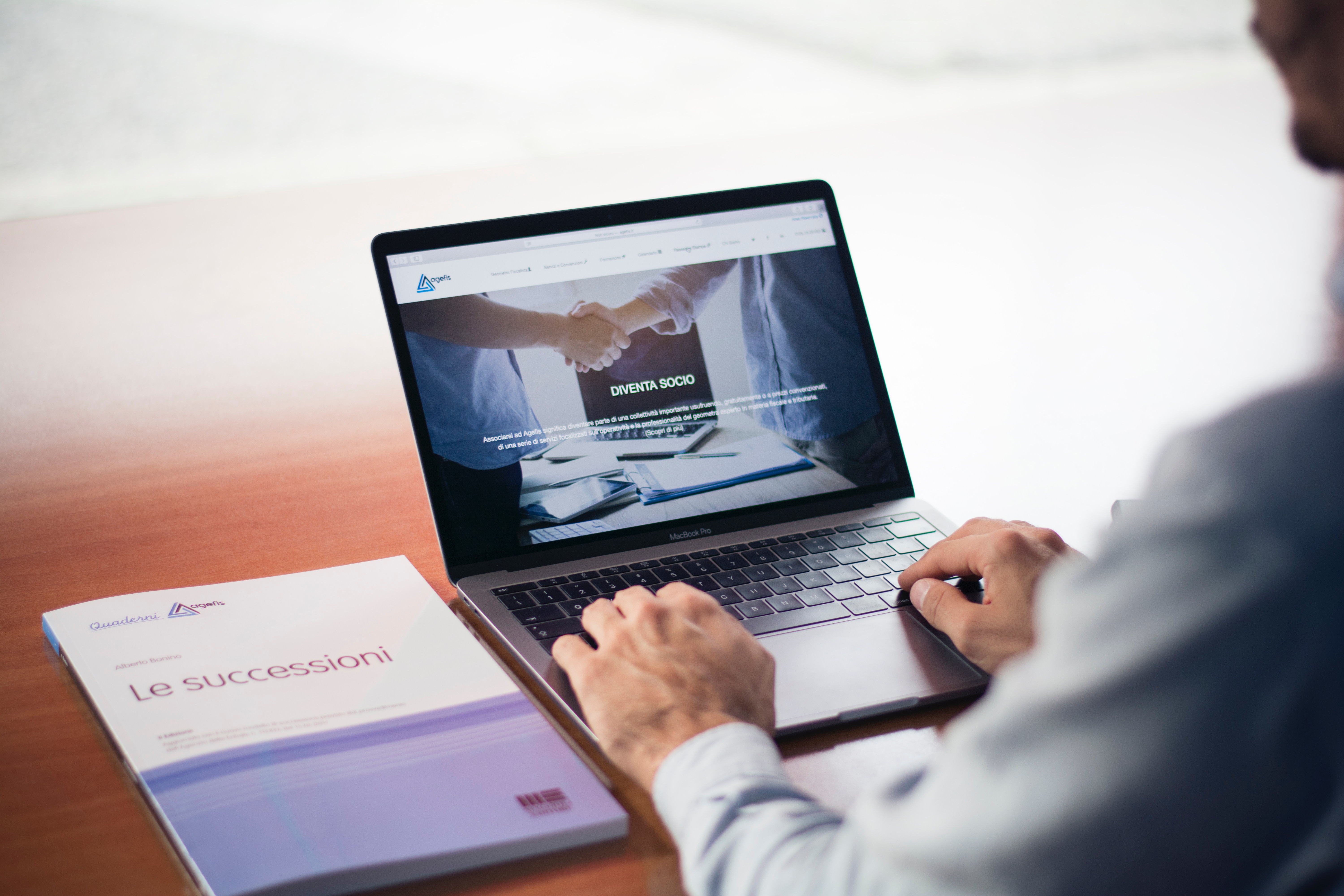 4 Best Multi-Platform Social Media Scheduling Tools