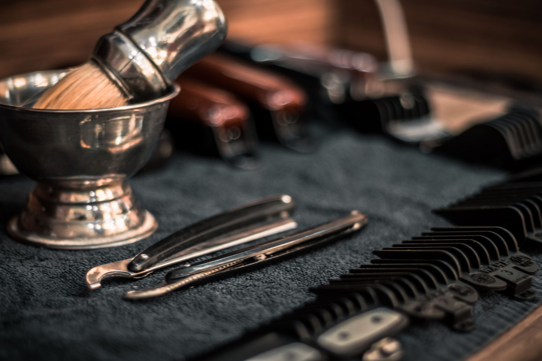 Why should one always use a safety razor?