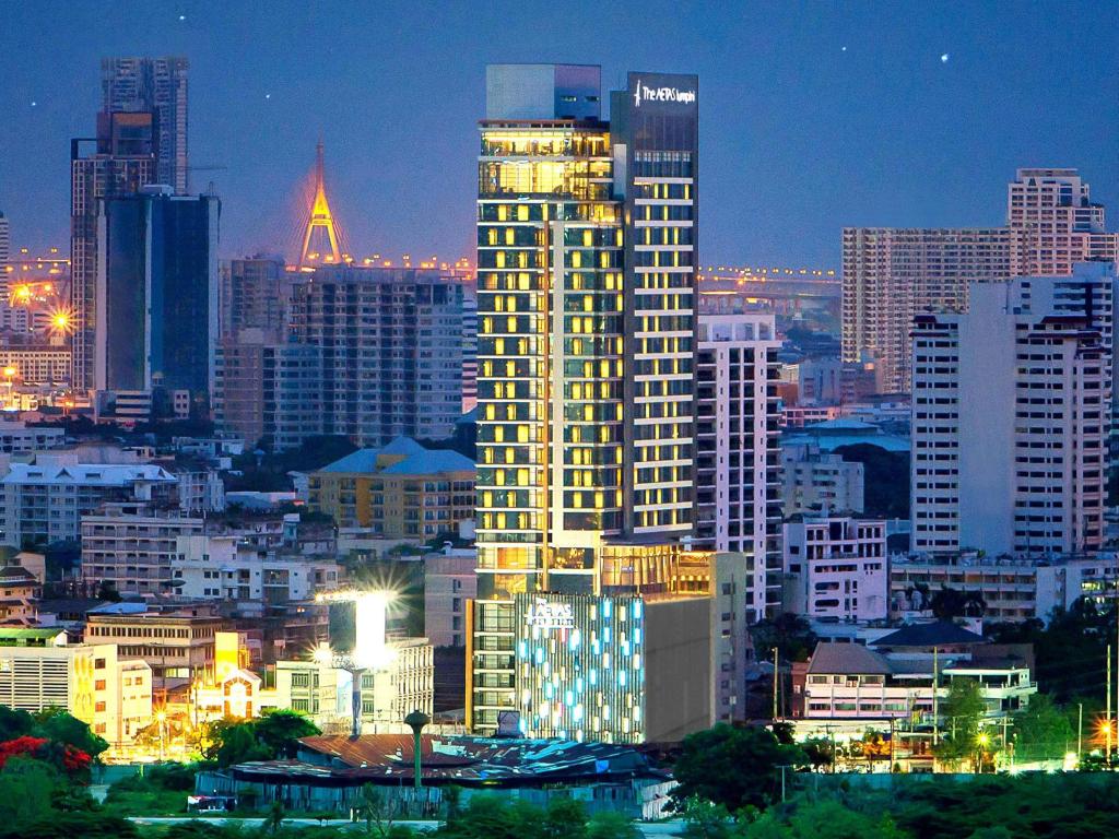 Facilities and Rates for staying at Hotel Aetas Lumpini Bangkok