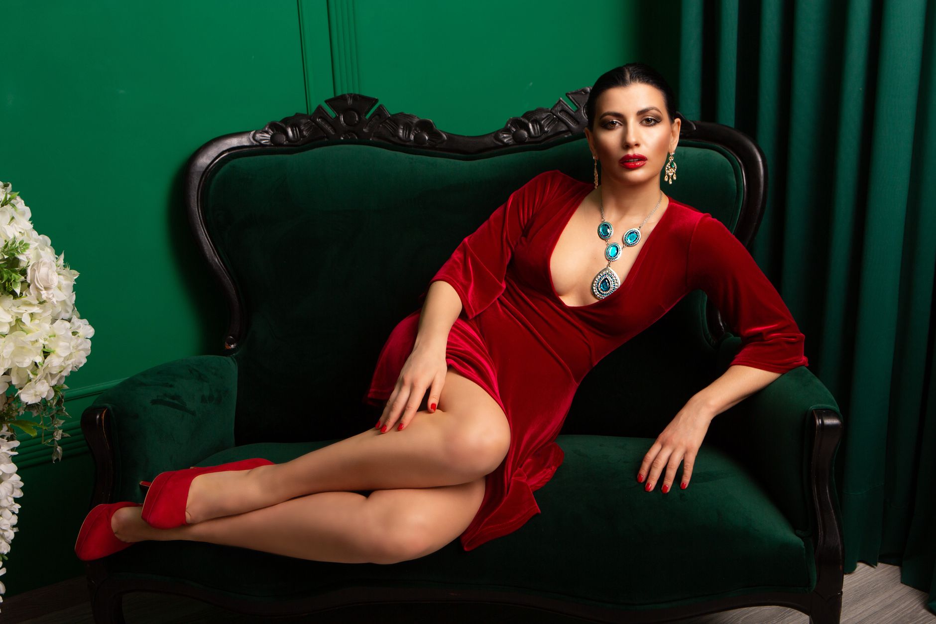 The Seductive Allure of Latex Dress: Unveiling a World of Sensual Fashion