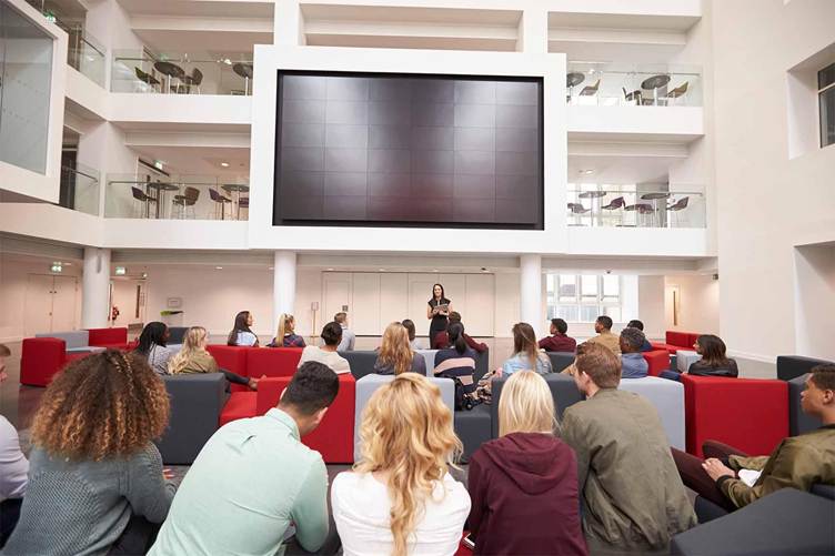 Maximize the Visual Impact of Your Event with Professional Screens