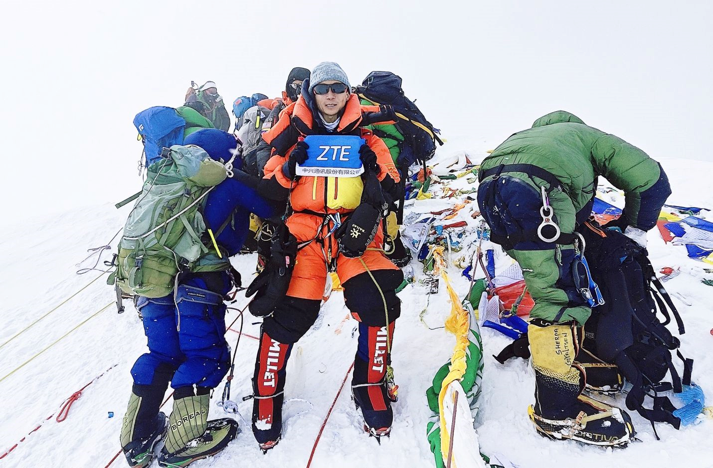 From Base to Peak: ZTE Employee’s Inspiring Climb to Mount Everest