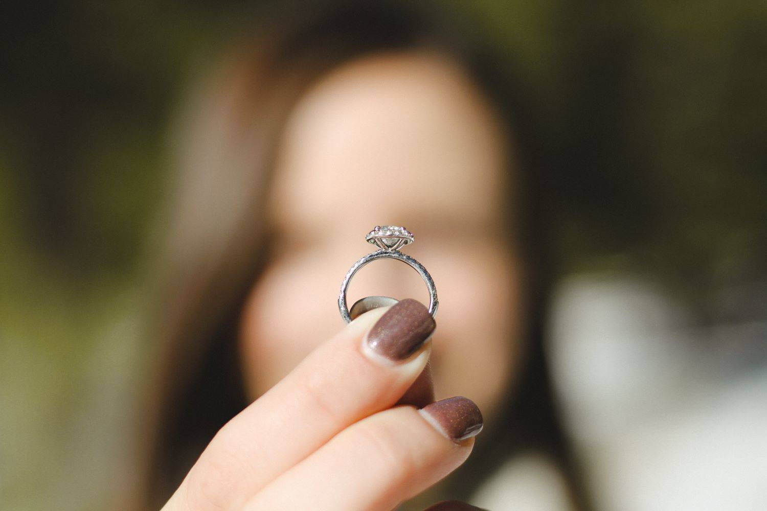 Chadwell Heath Charms: Timeless Traditions in Engagement Rings