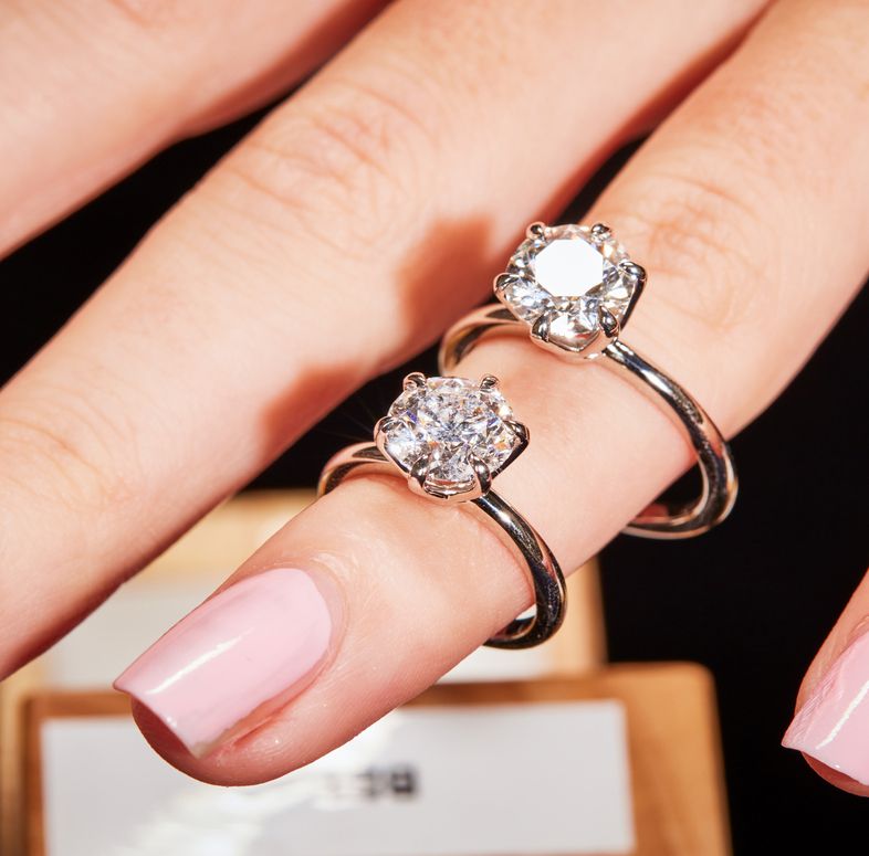 How to choose the perfect lab diamond engagement ring?