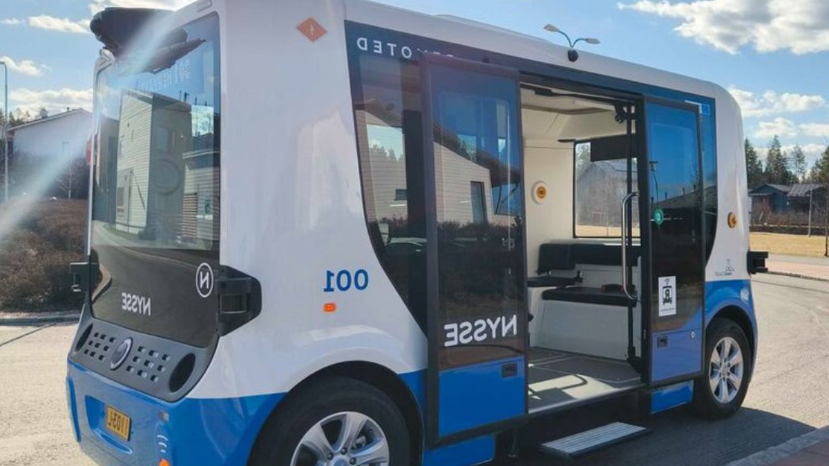 Finland rolls out self-driving electric shuttles Finland rolls out self-driving electric shuttles - autonomous shuttles