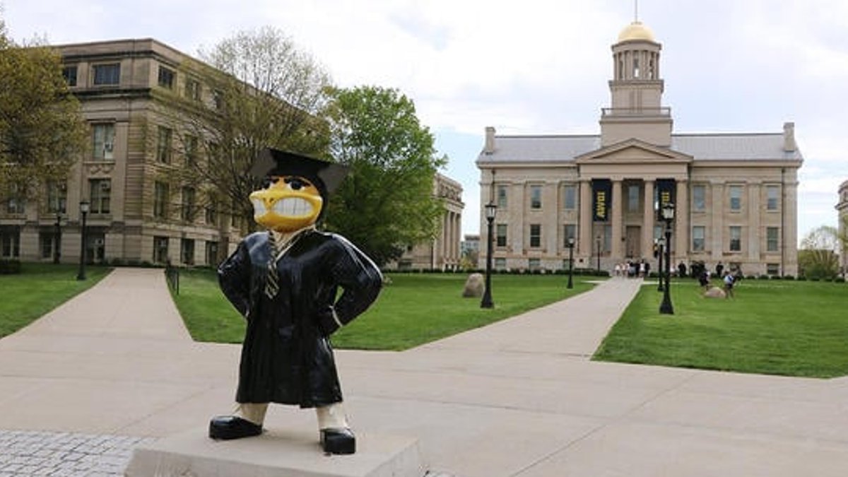 Iowa Civics Center Faces Staffing Shortage - civics center