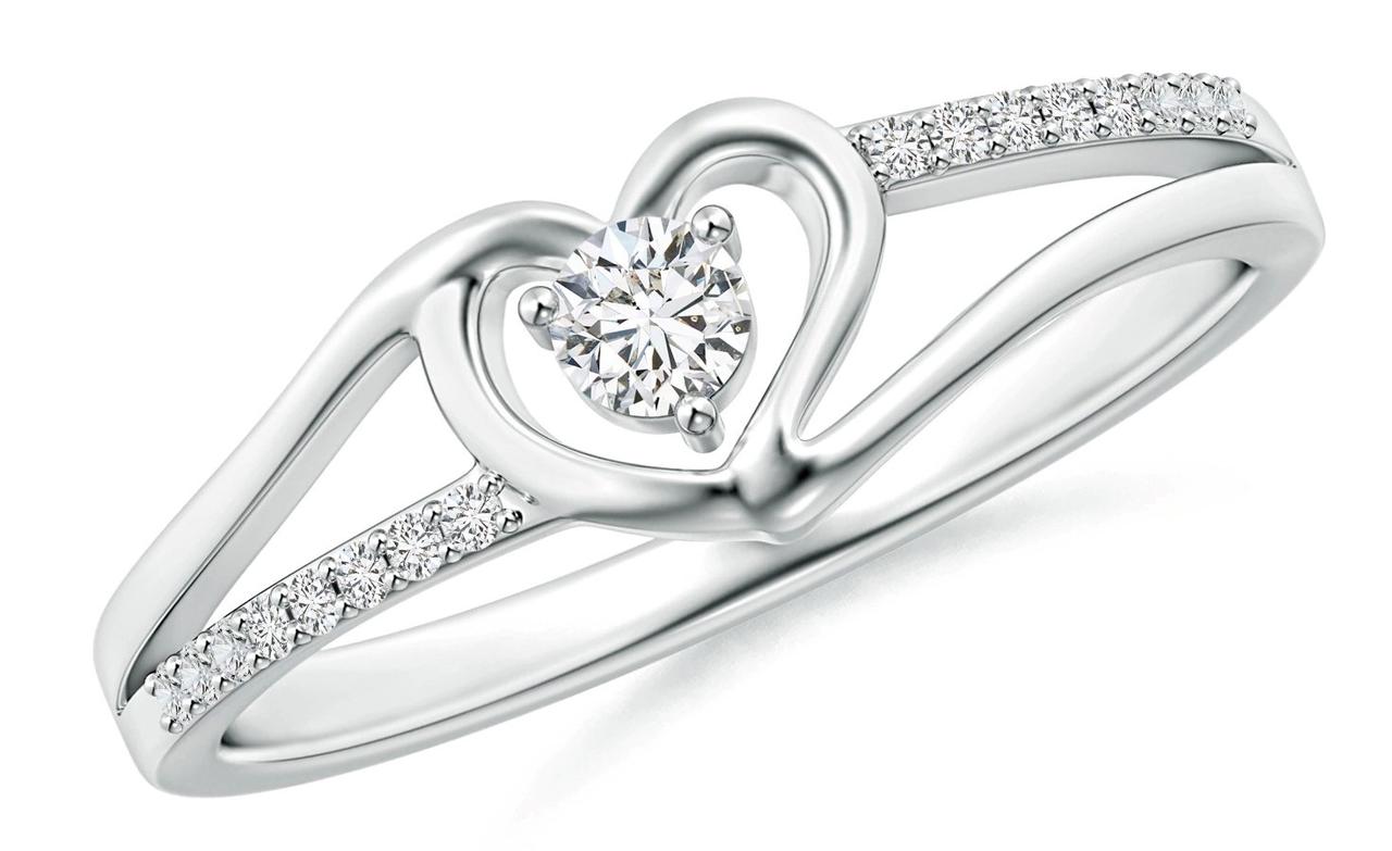 Gemstone Promise Rings: A Symbol of Commitment Wrapped in Colour