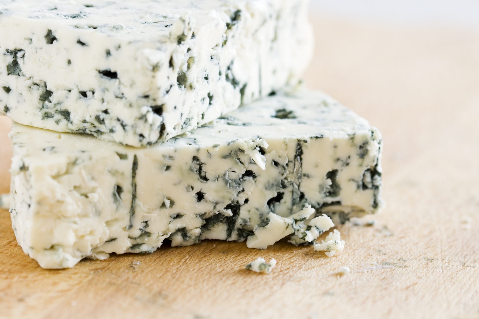 Learn All Types of Cheese you can Find and Taste in the UK