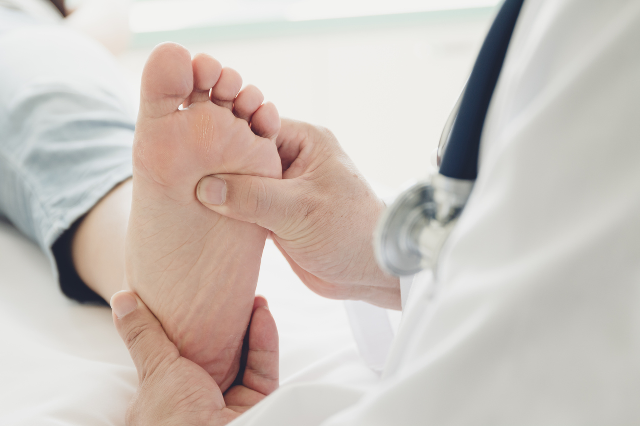 Understanding The Difference: Podiatrist Vs Orthopedic Surgeon