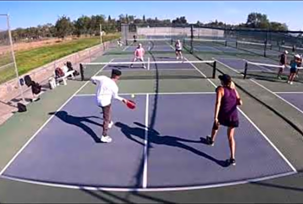 Sunday Pickleball: Susie/Ryan vs Sherry/Remy