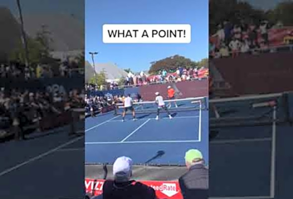 Wow! This was crazy. #benjohns #pickleballhighlights #ppa #pickleballtournaments #shorts