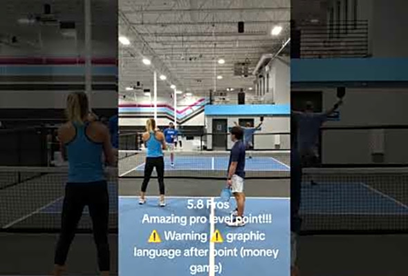 Insane point with 5.8 pro Ewa Radzikowska and pro level Owen Stice #pickleballhighlights #pickleball