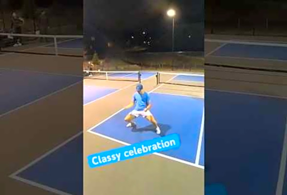 How to get a divorce in one pickleball point. #pickleball #pickle #sports #relationshipgoals