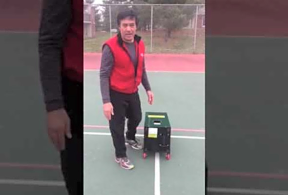 Simon2 pickleball throwing machine. 6 hour battery
