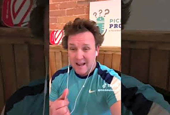 Return and run. Put pressure on your opponents. #pickleball #pickleballislife #pickleballplayers