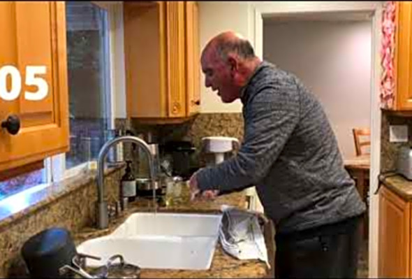 WASHING HANDS THE PICKLEBALL WAY with Miguel Enciso