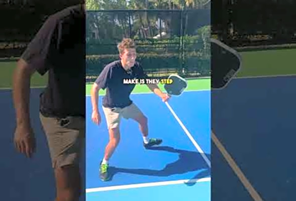 Focus on these 2 things when covering the middle! #pickleballtips #pickleball