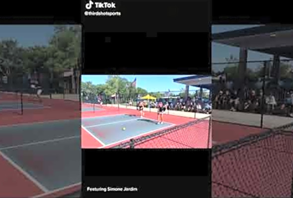 Some great technique from atSimoneJardimPickleball #pickleball #pickleballers #paddlesport #sport