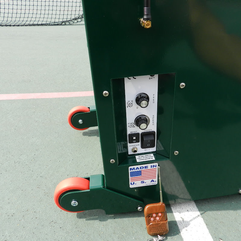 simonatpickleballmachine.com