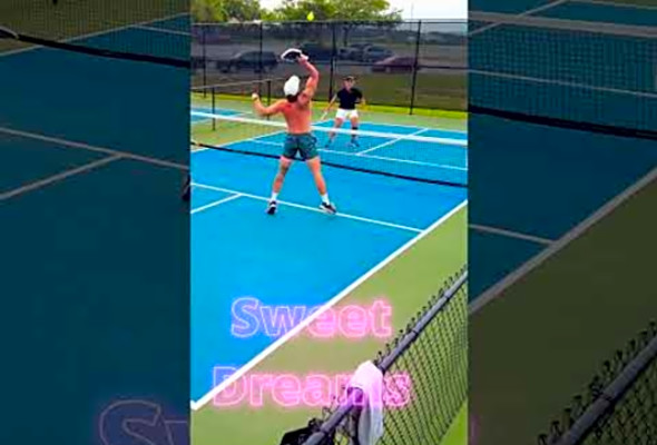 Crazy rally #pickleball #ball #pickleballdoubles #pickleballhighlights #sweet #dreams #sweatdreams